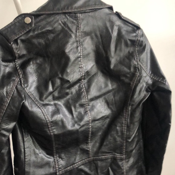 Black leather jacket size small girls good condition like new - Picture 6 of 10